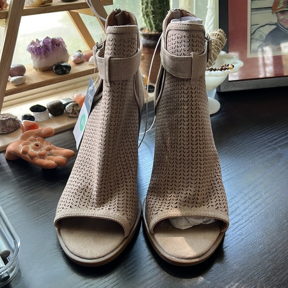 Open toed booties🍁🍂 - Picture 3 of 7